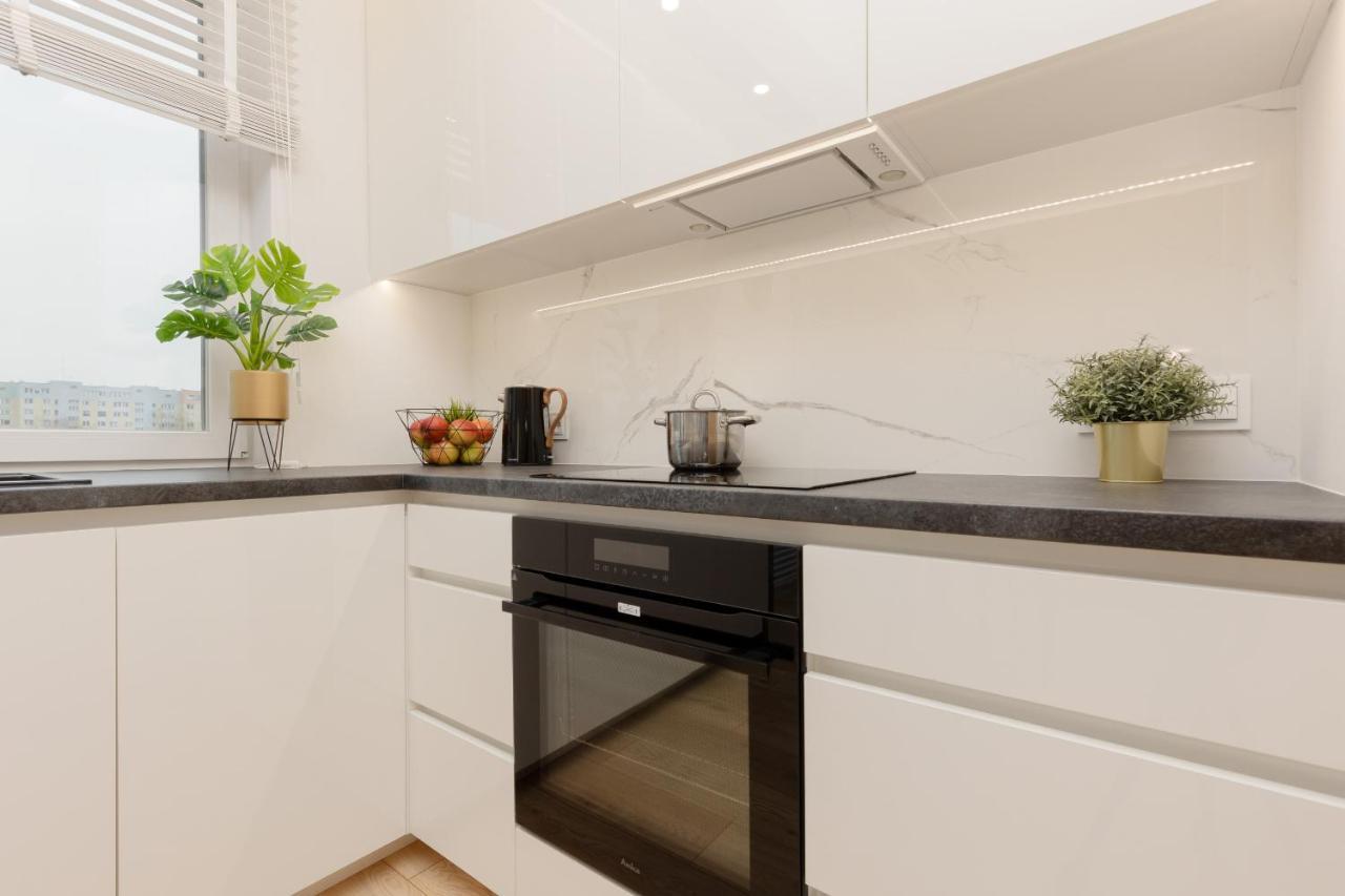 Loft Apartment With Parking In Warsaw By Noclegi Renters Varsóvia Exterior foto