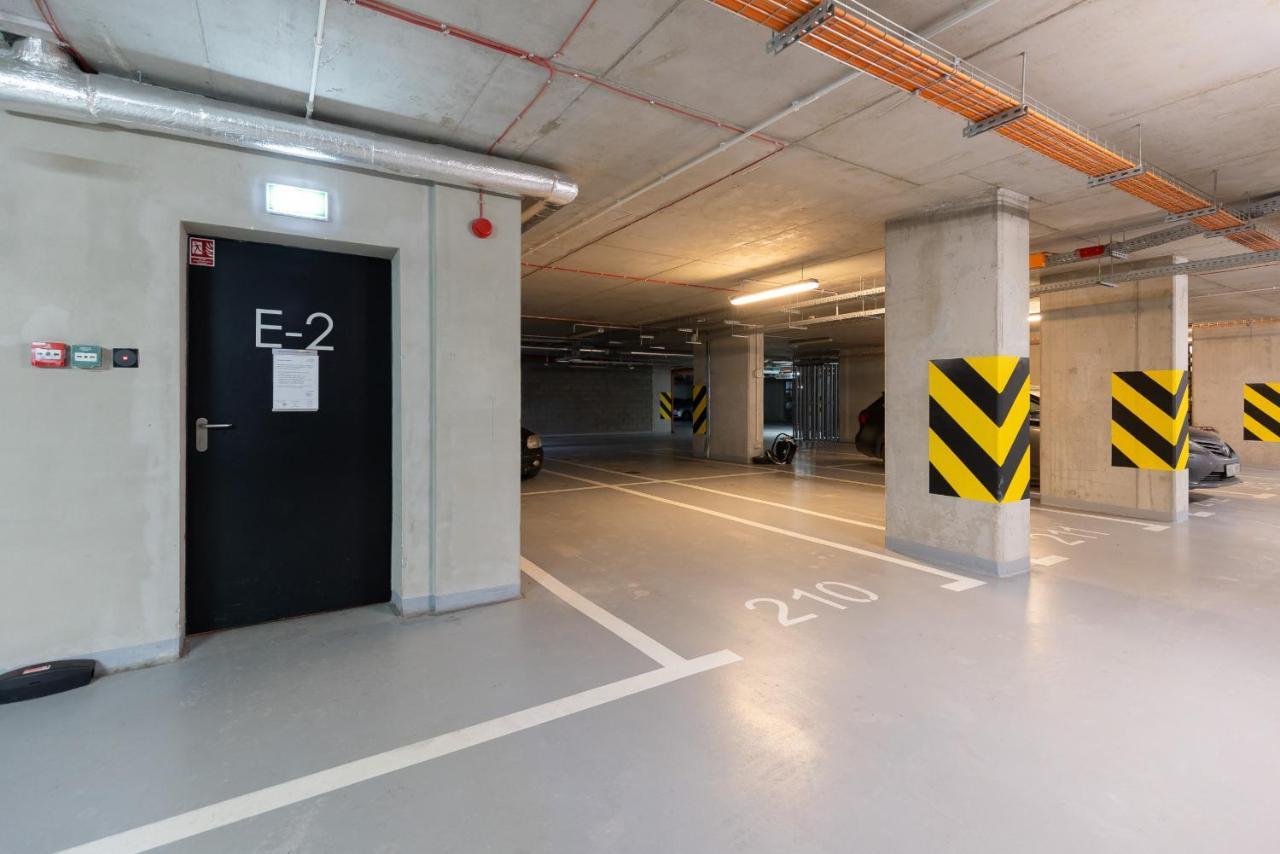Loft Apartment With Parking In Warsaw By Noclegi Renters Varsóvia Exterior foto