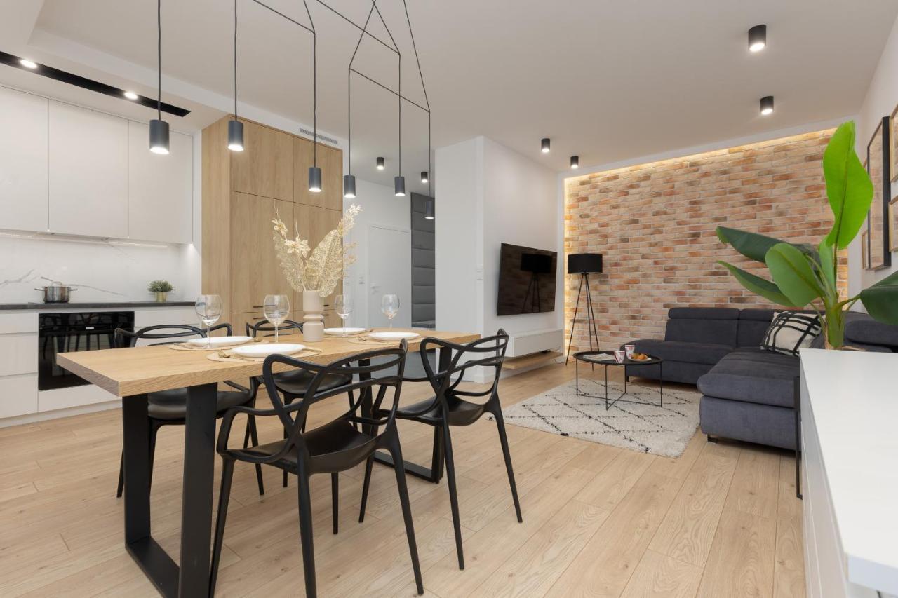 Loft Apartment With Parking In Warsaw By Noclegi Renters Varsóvia Exterior foto