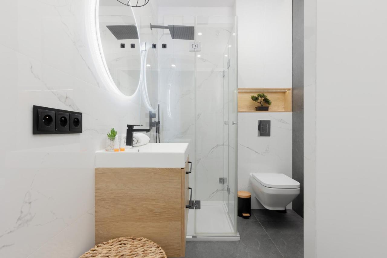 Loft Apartment With Parking In Warsaw By Noclegi Renters Varsóvia Exterior foto